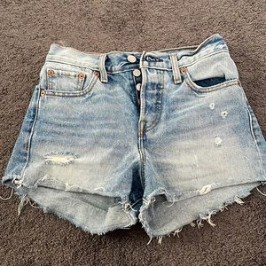 Levi’s denim shorts size 25